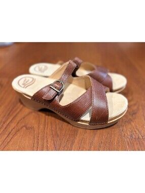 Dansko Sela Brown Leather Sandals Wood Look Platform Women's Size 39 US 8.5/9